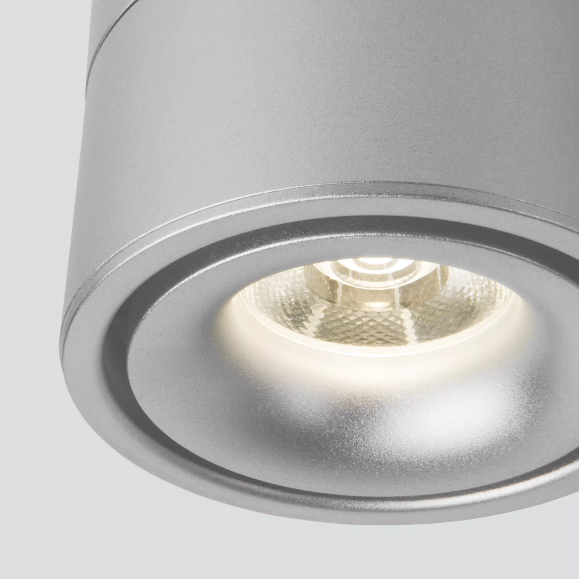 Точечный накладной светильник Elektrostandard Klips DLR031 15W 4200K Серебро