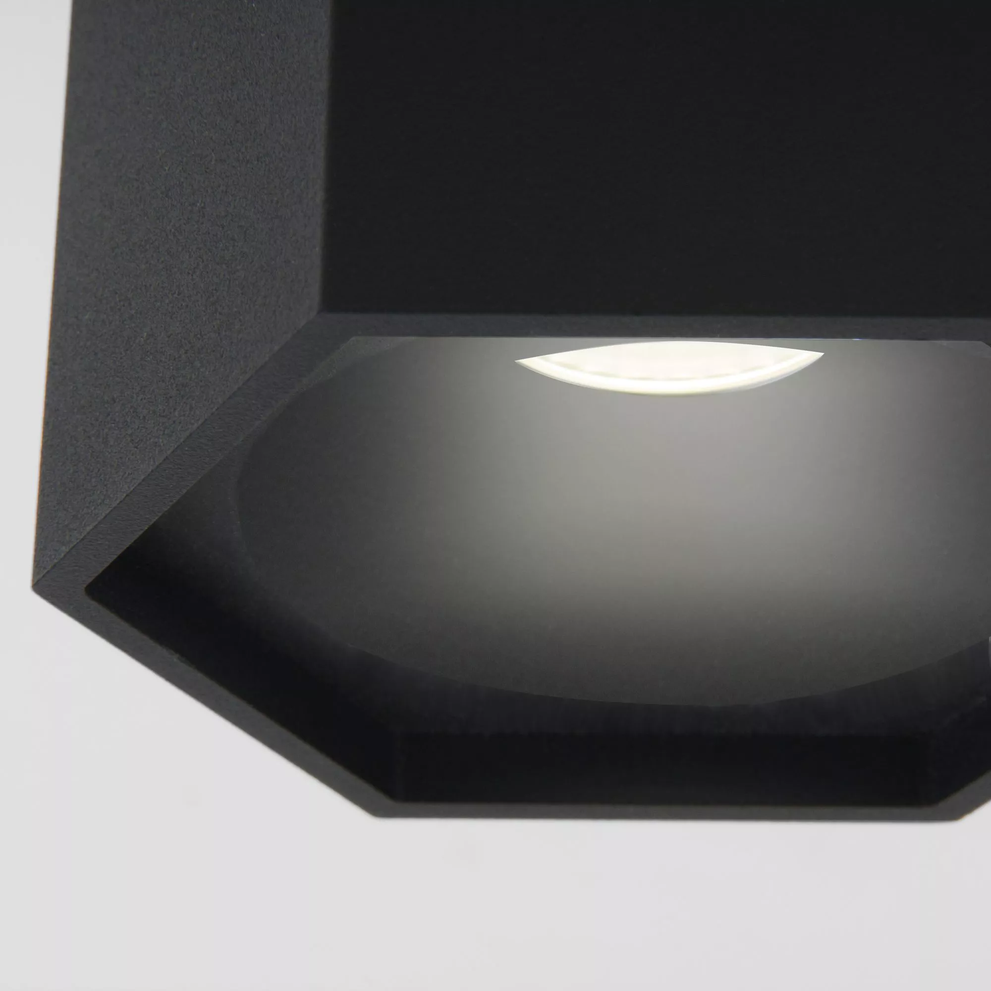 Точечный накладной светильник Elektrostandard 25037/LED Черный