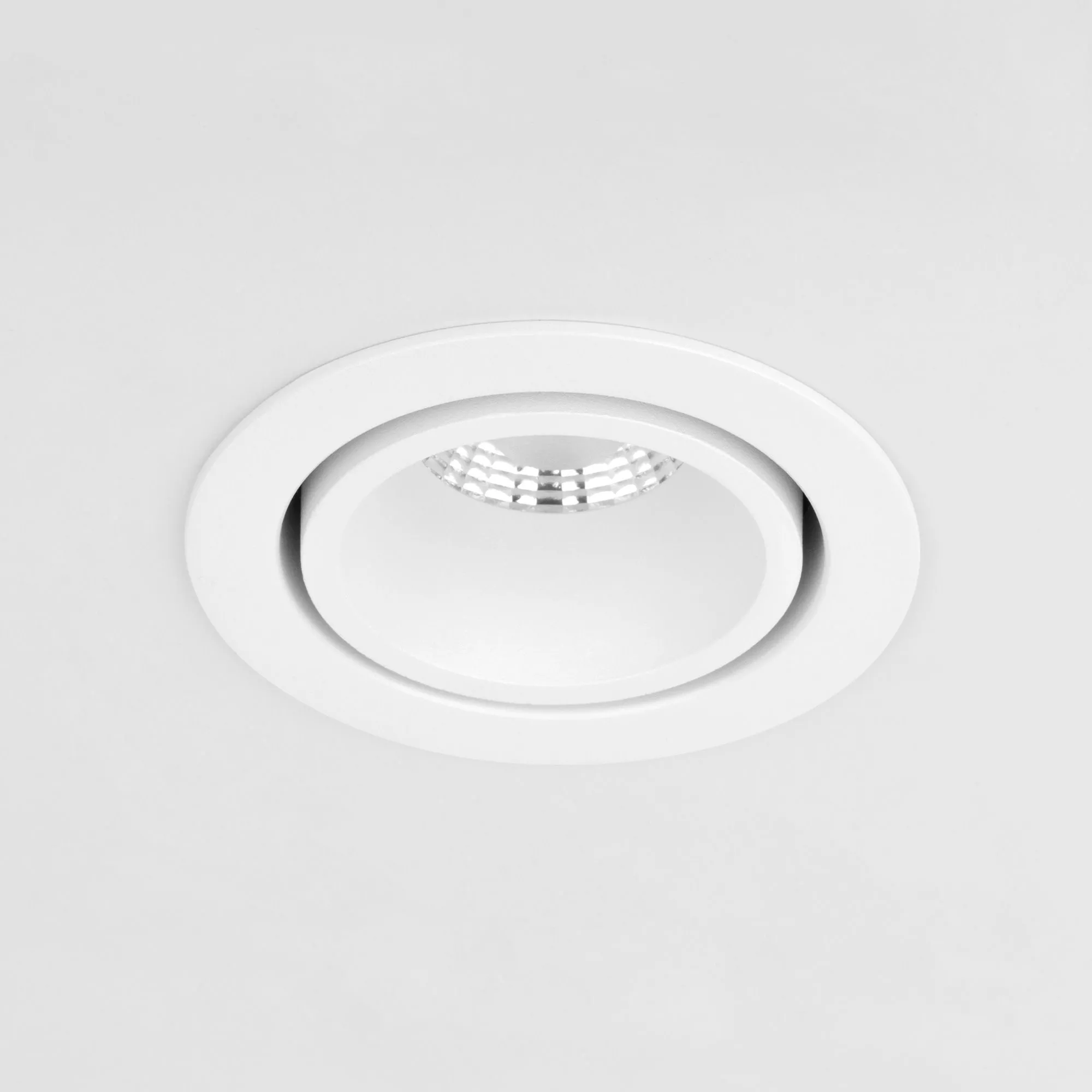 Точечный встраиваемый светильник Elektrostandard Nulla 15267/LED Белый