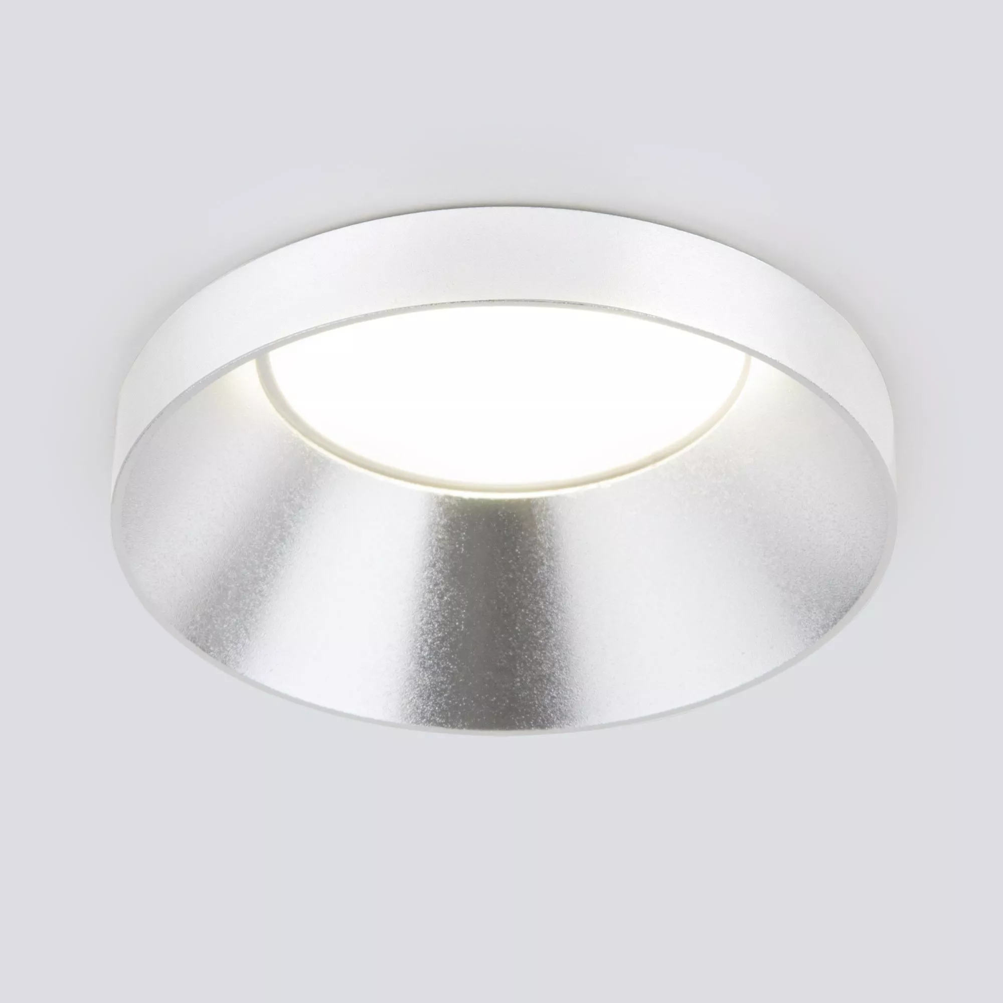 Точечный встраиваемый светильник Elektrostandard Disc 111 MR16 Серебро