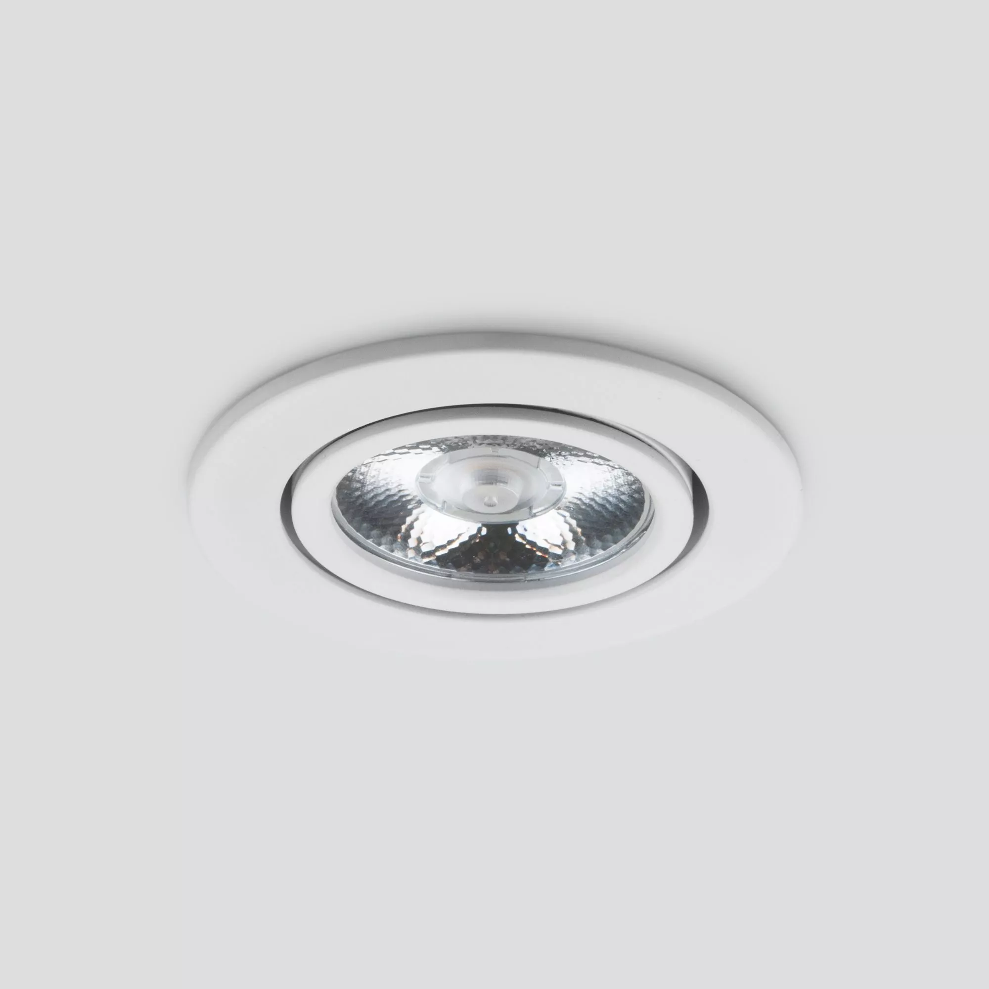 Точечный встраиваемый светильник Elektrostandard Visio R 15272/LED белый