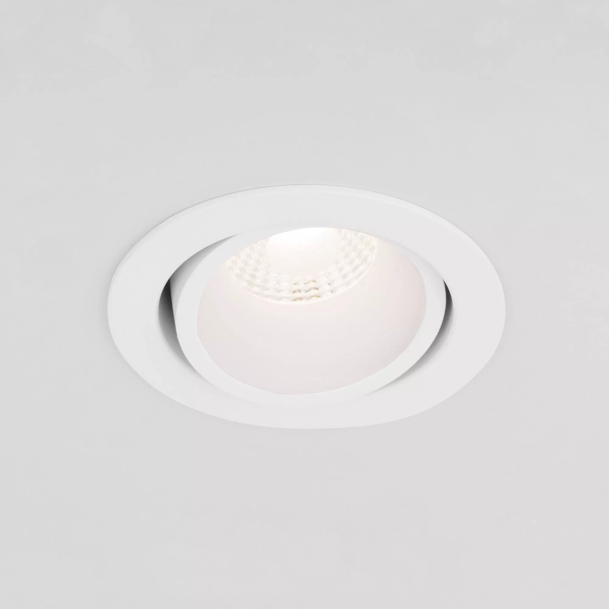 Точечный встраиваемый светильник Elektrostandard Nulla 15267/LED Белый