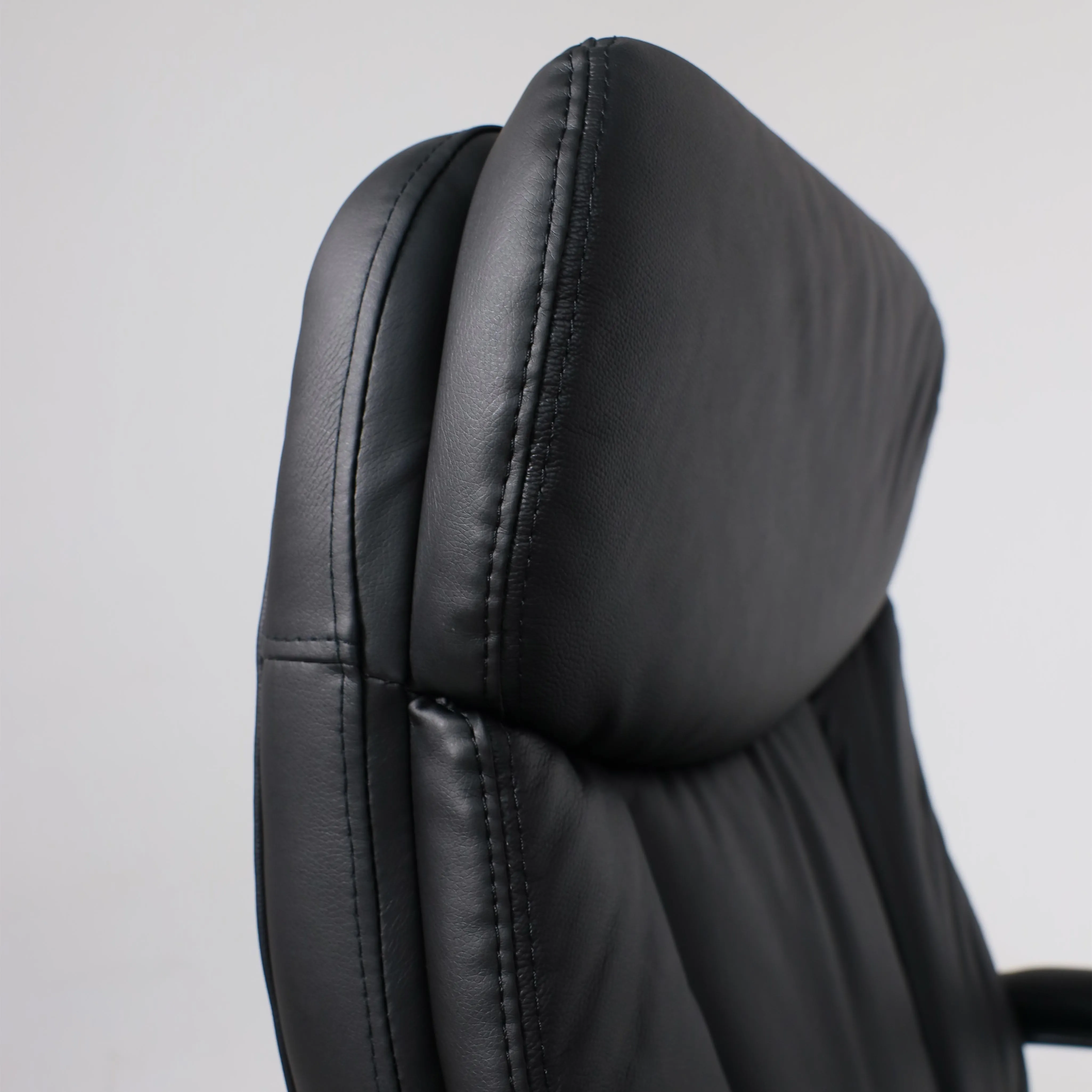 Кресло для руководителя LEONARDO натуральная кожа черный 95530