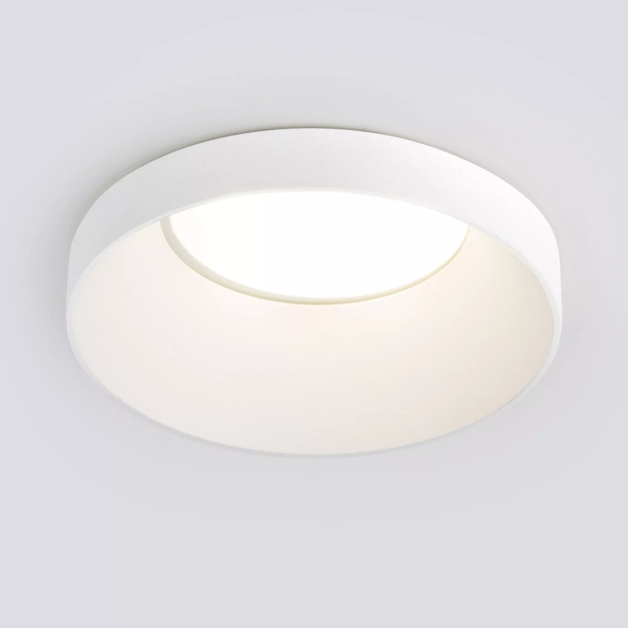 Точечный встраиваемый светильник Elektrostandard Disc 111 MR16 белый