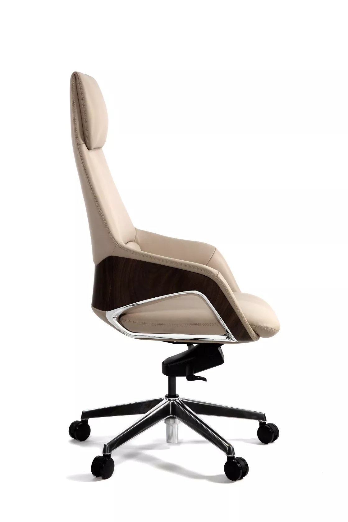 Кресло руководителя NORDEN Шопен бежевая кожа FK 0005-A beige leather