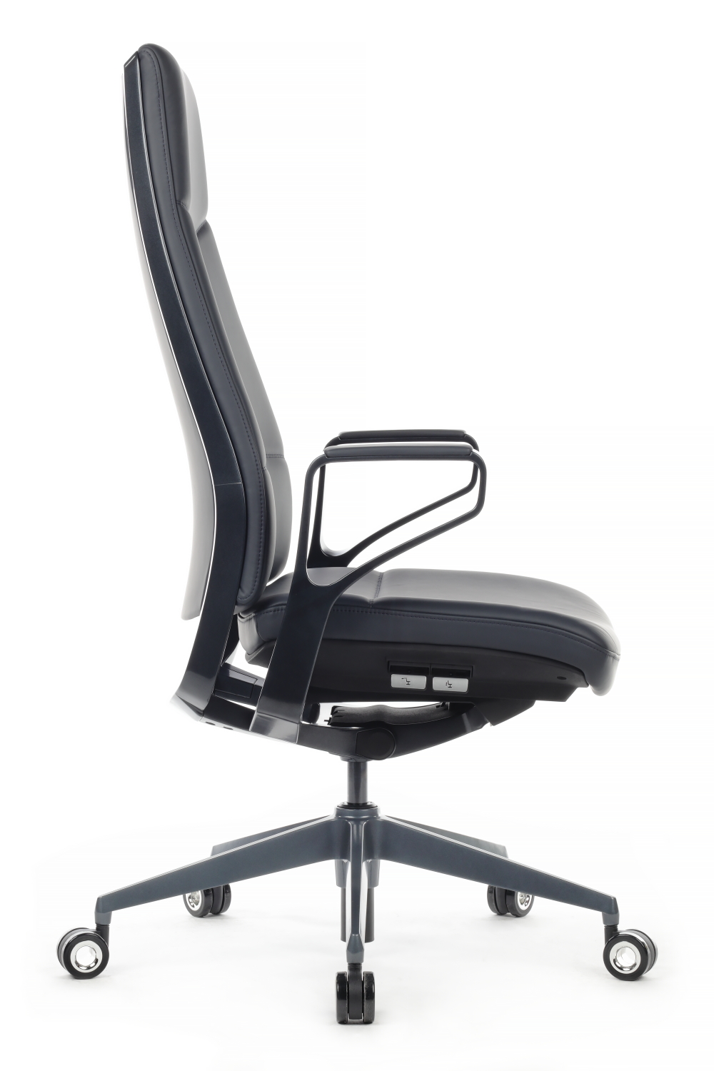 Кресло руководителя Riva Chair Zen 01E металл черный / натуральная кожа Синий